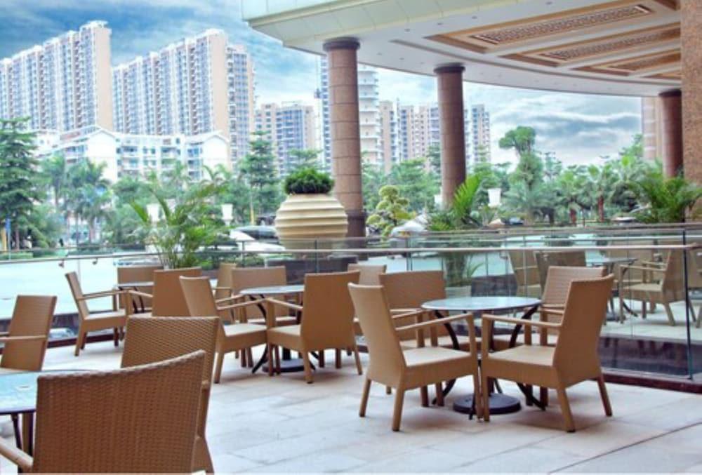Hotel Ramada Shenzhen Baoan Exterior foto