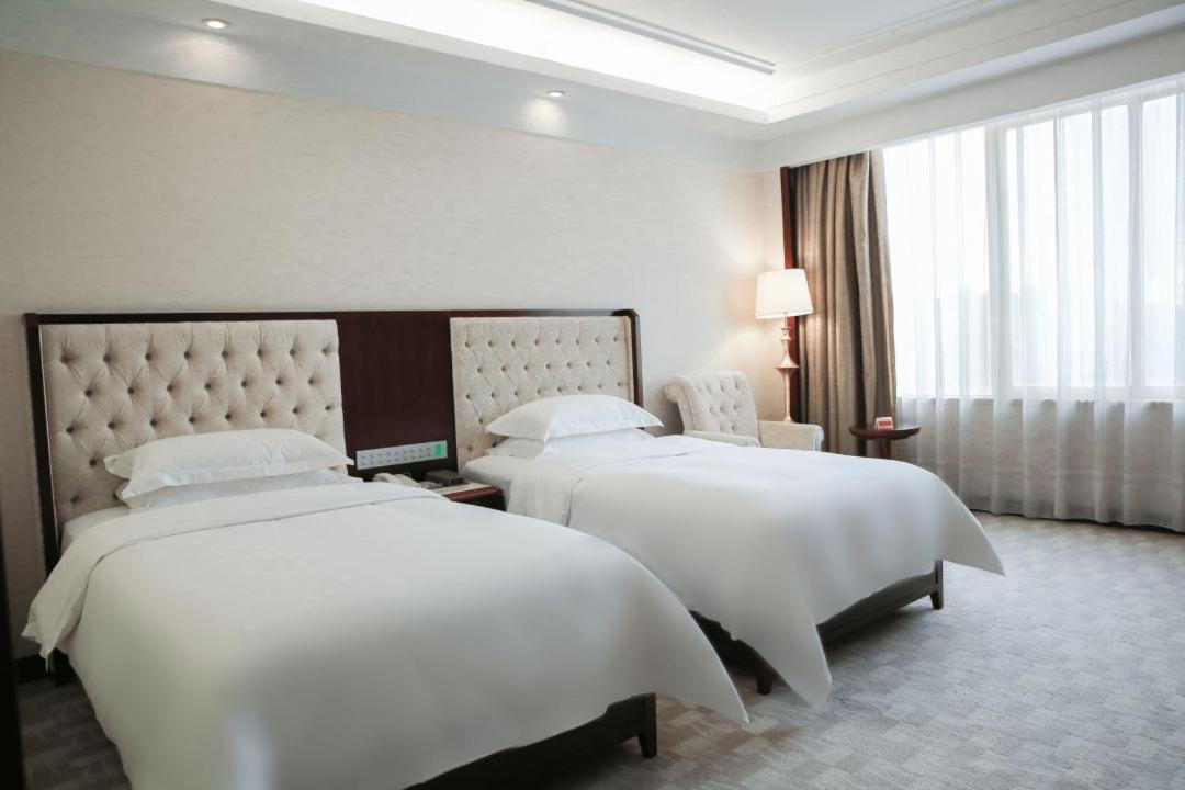Hotel Ramada Shenzhen Baoan Exterior foto
